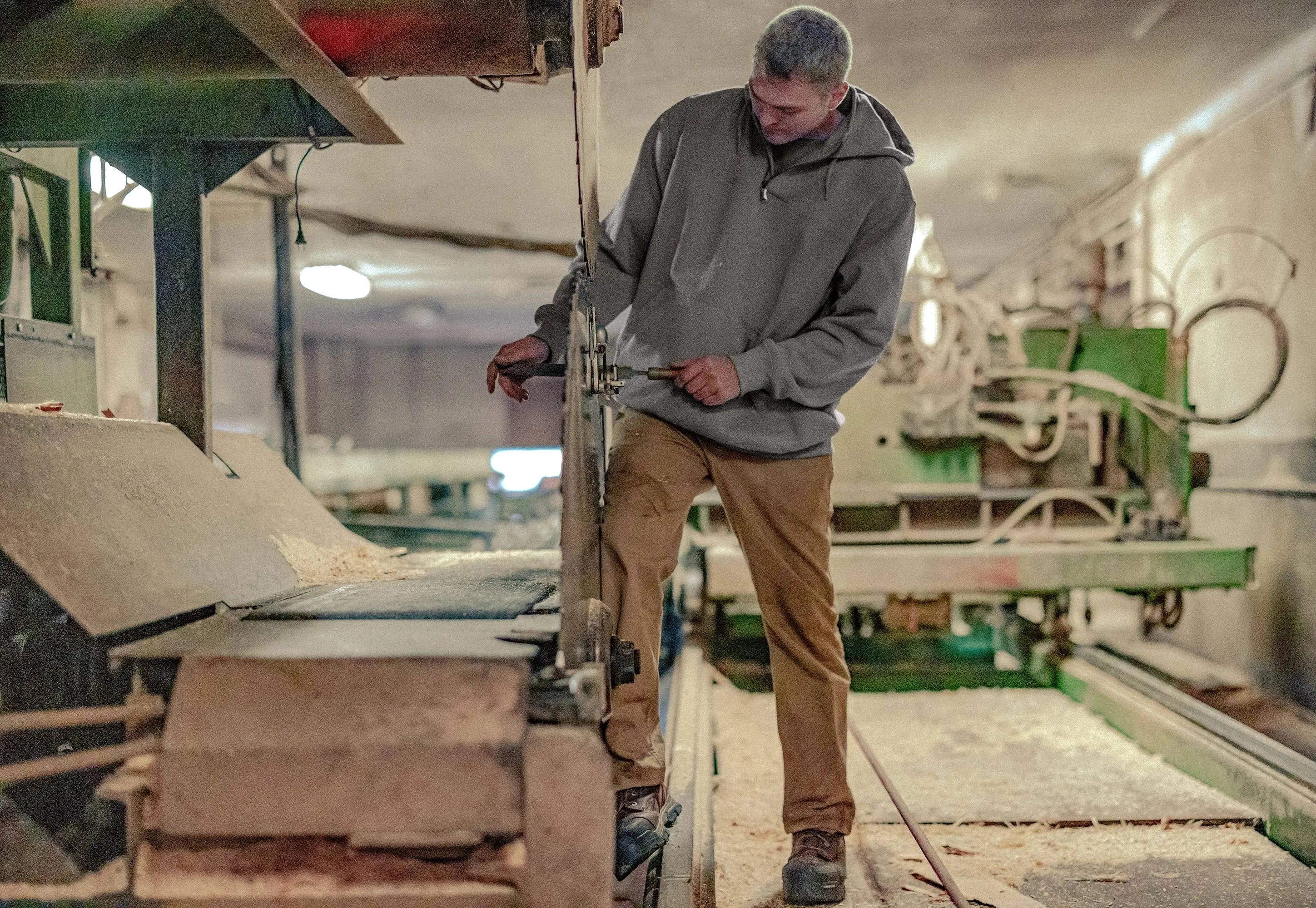 Carhartt Rain Defender Paxton Heavyweight Hooded Zip Mock Sweatshirt