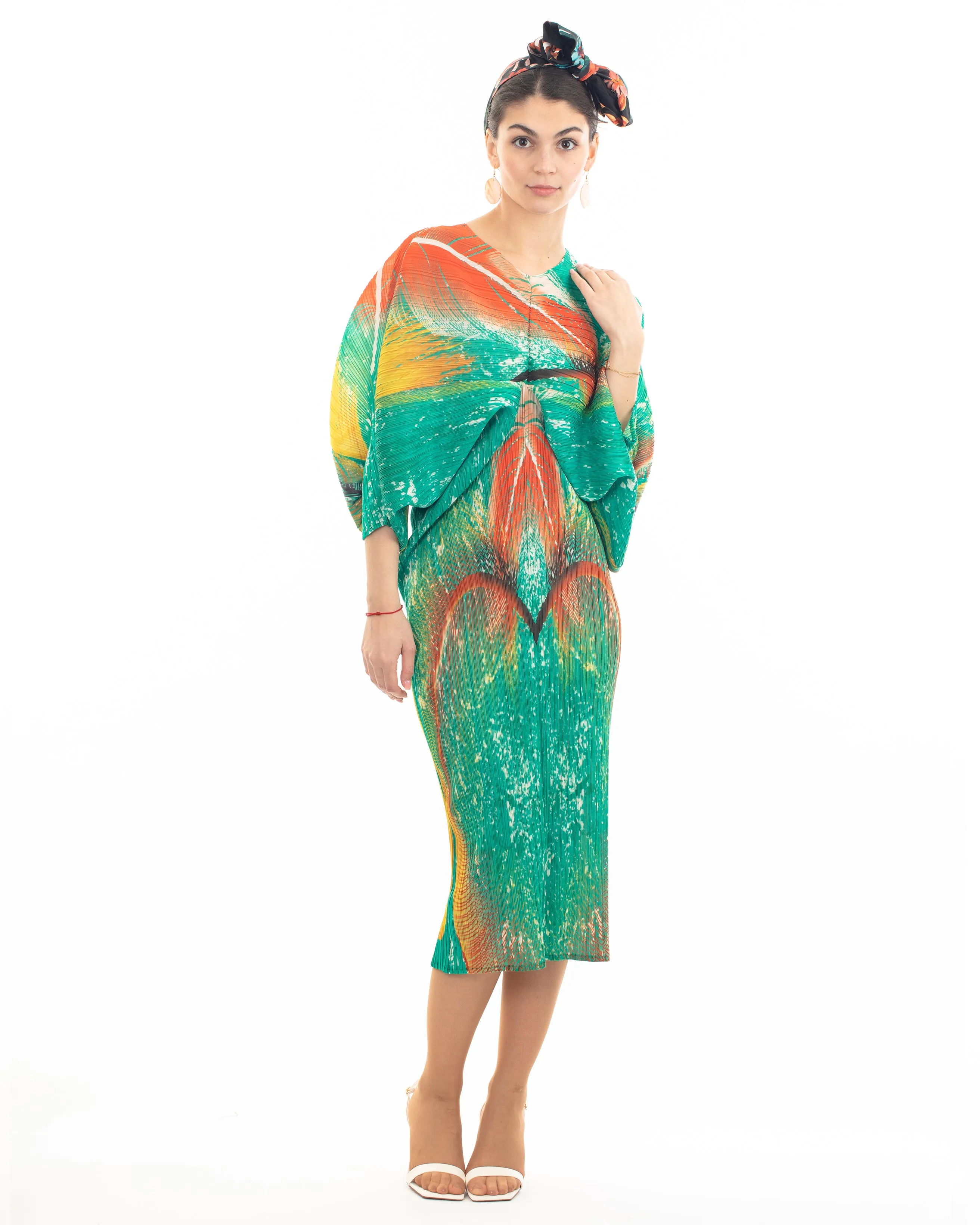Multi color Scarf Pirnt Pleated Dress in Kimono sleeves in Dark green